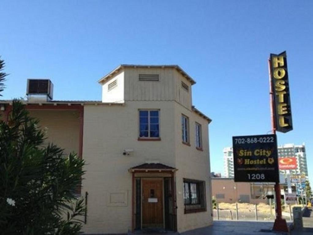 Sin City Hostel Las Vegas Exterior photo